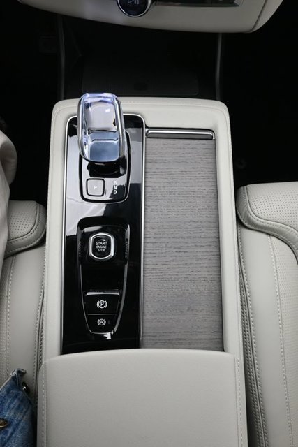New 2027 Volvo XC90 B6 Ultra AWD/4WD image 11