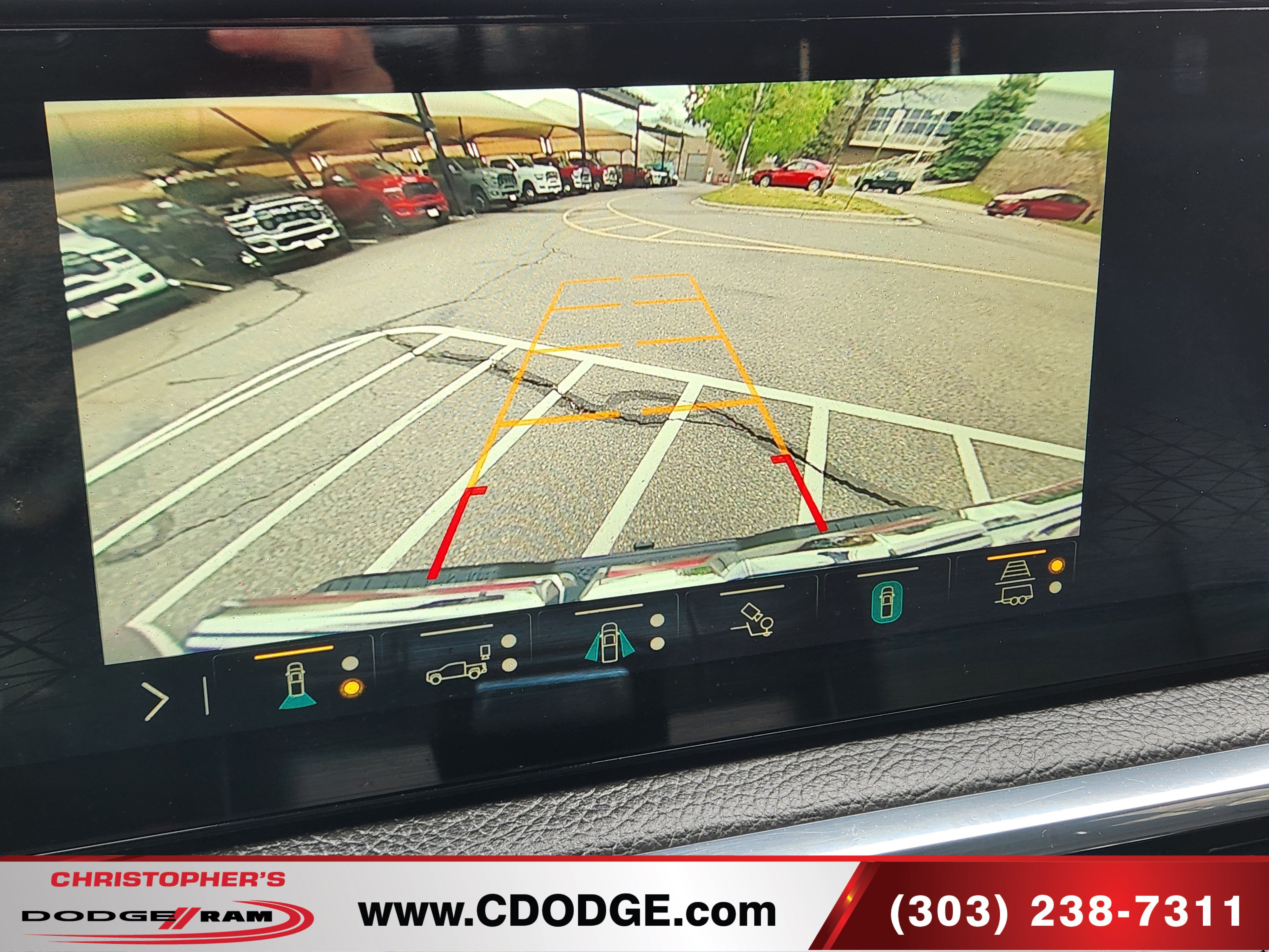 Used 2023 GMC Sierra 1500 Denali w/ Technology Package AWD/4WD image 12