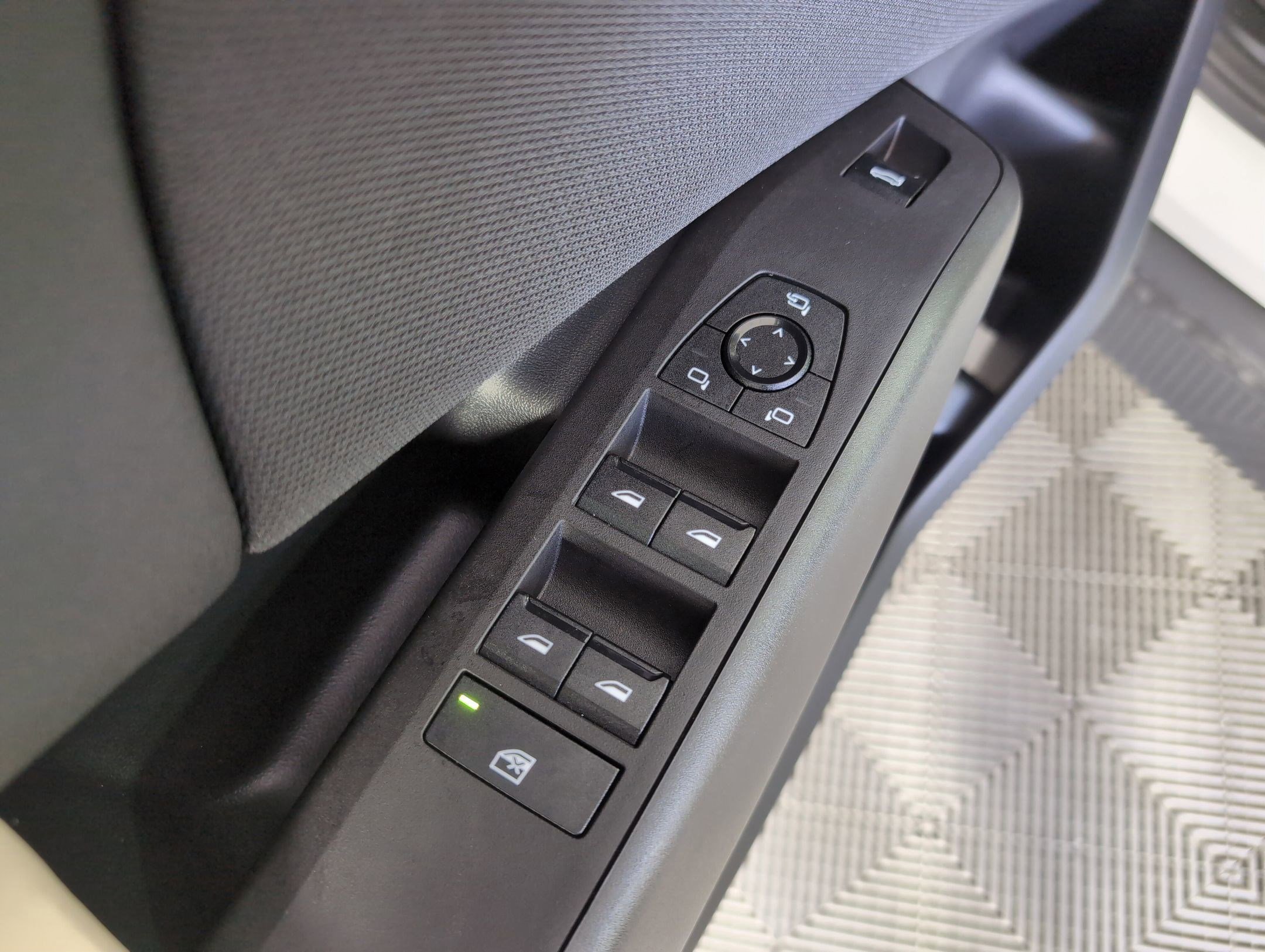 Used 2025 BMW X3 xDrive30i w/ Convenience Package image 10