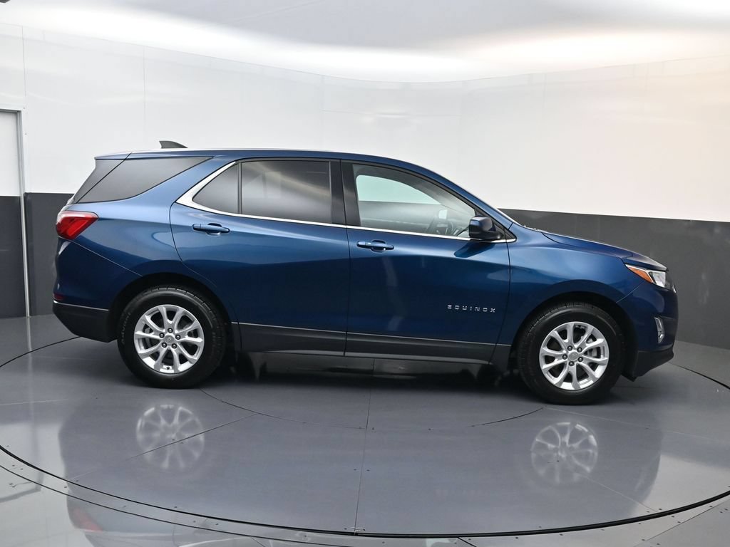 Used 2020 Chevrolet Equinox LT w/ LPO, Cargo Package FWD image 2