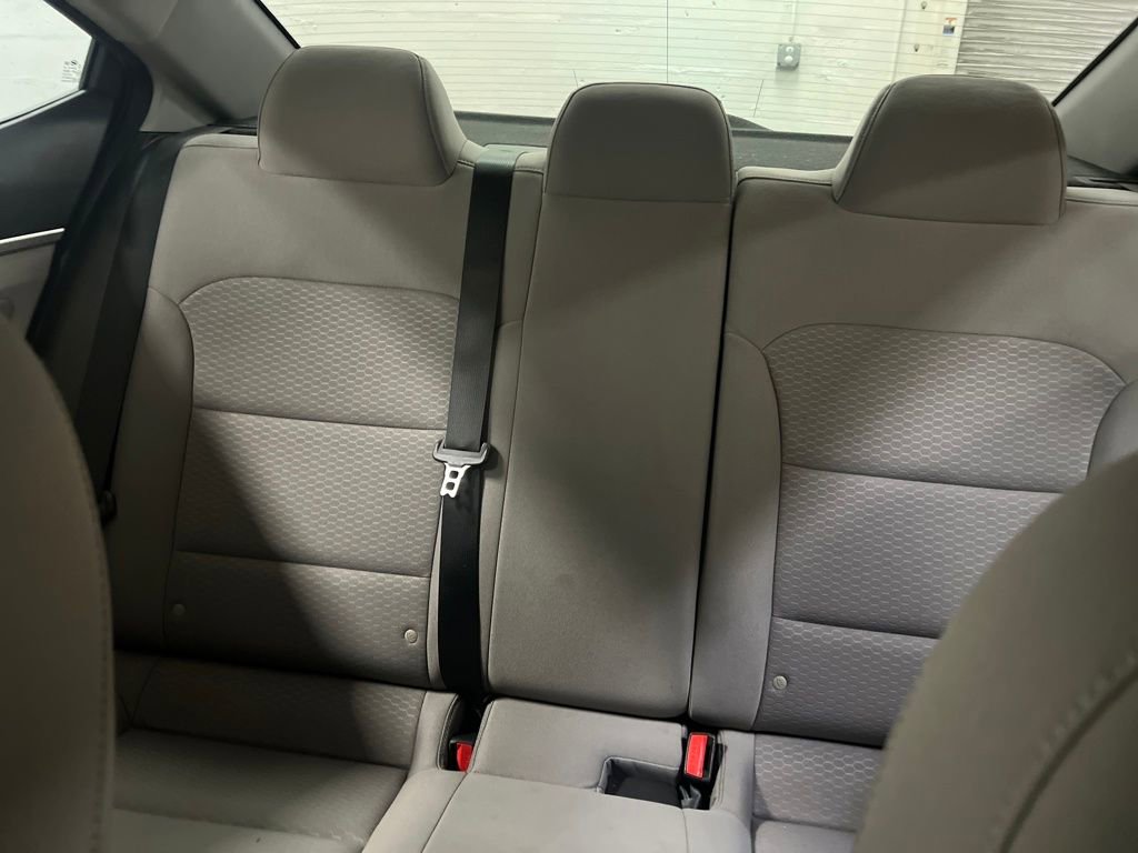 Used 2020 Hyundai Elantra SEL image 29