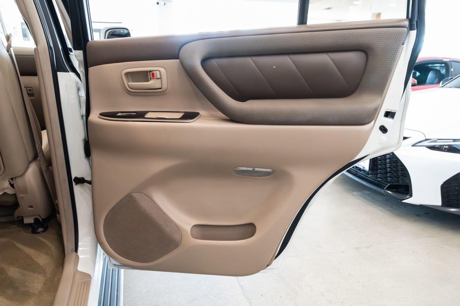 Used 2002 Toyota Land Cruiser AWD/4WD image 29