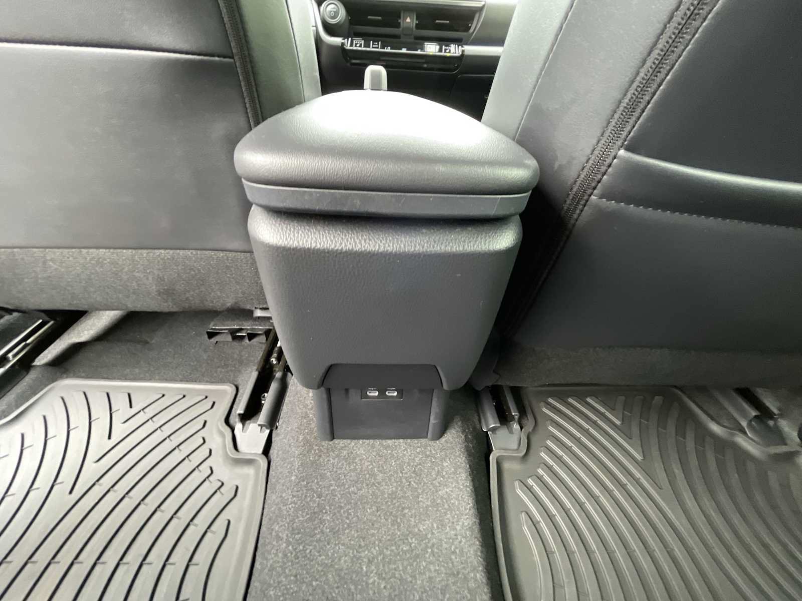 Used 2023 Toyota Prius XLE AWD/4WD image 21