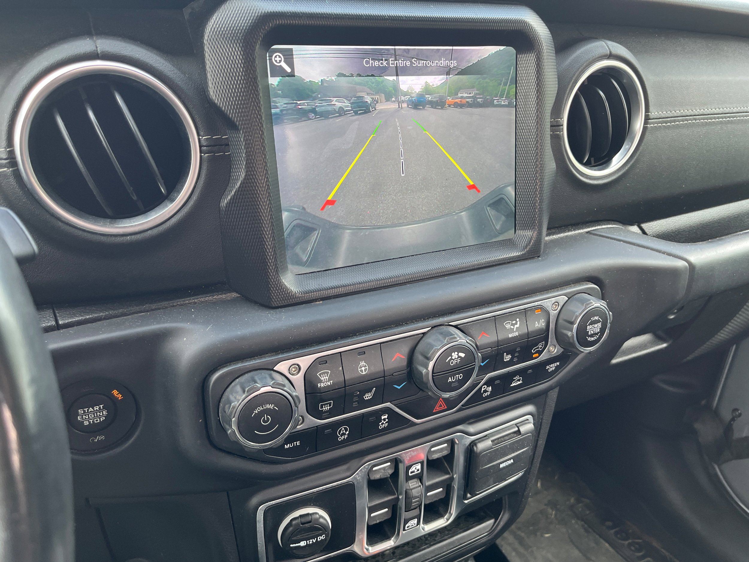 Used 2020 Jeep Gladiator Overland AWD/4WD image 19