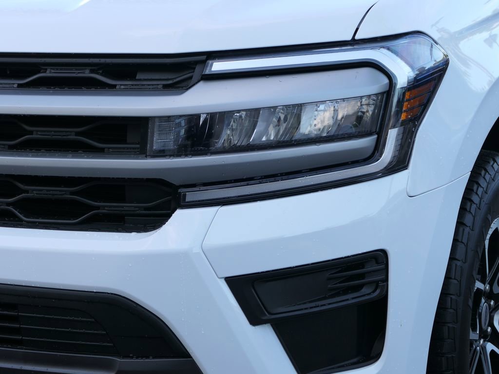 Used 2024 Ford Expedition Max XLT image 10