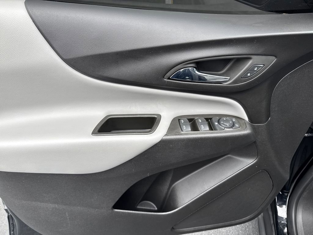 Used 2023 Chevrolet Equinox LS image 10
