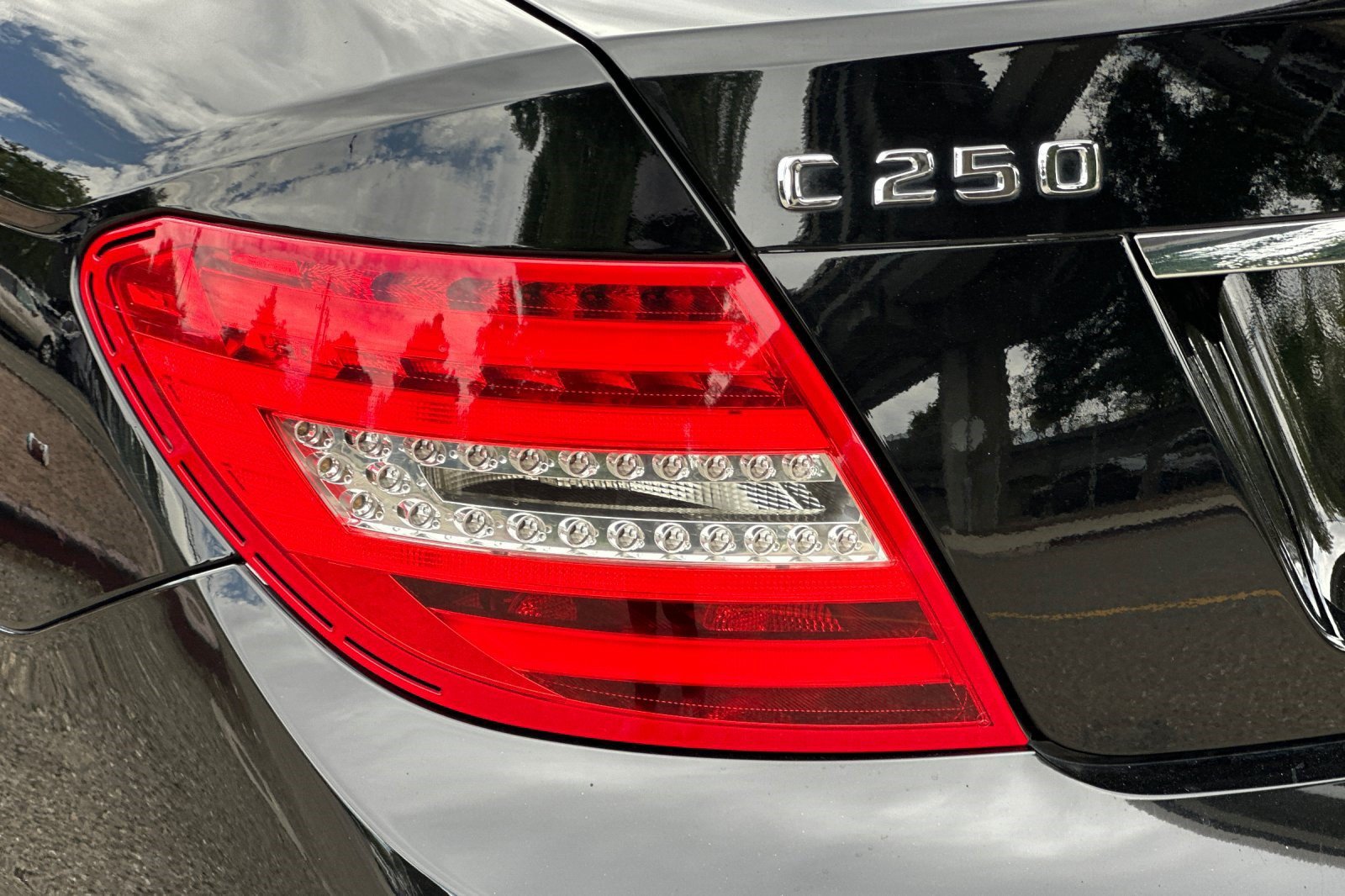 Used 2013 Mercedes-Benz C 250 Sedan image 26