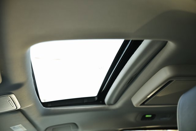 Certified 2025 Honda Odyssey Touring image 19