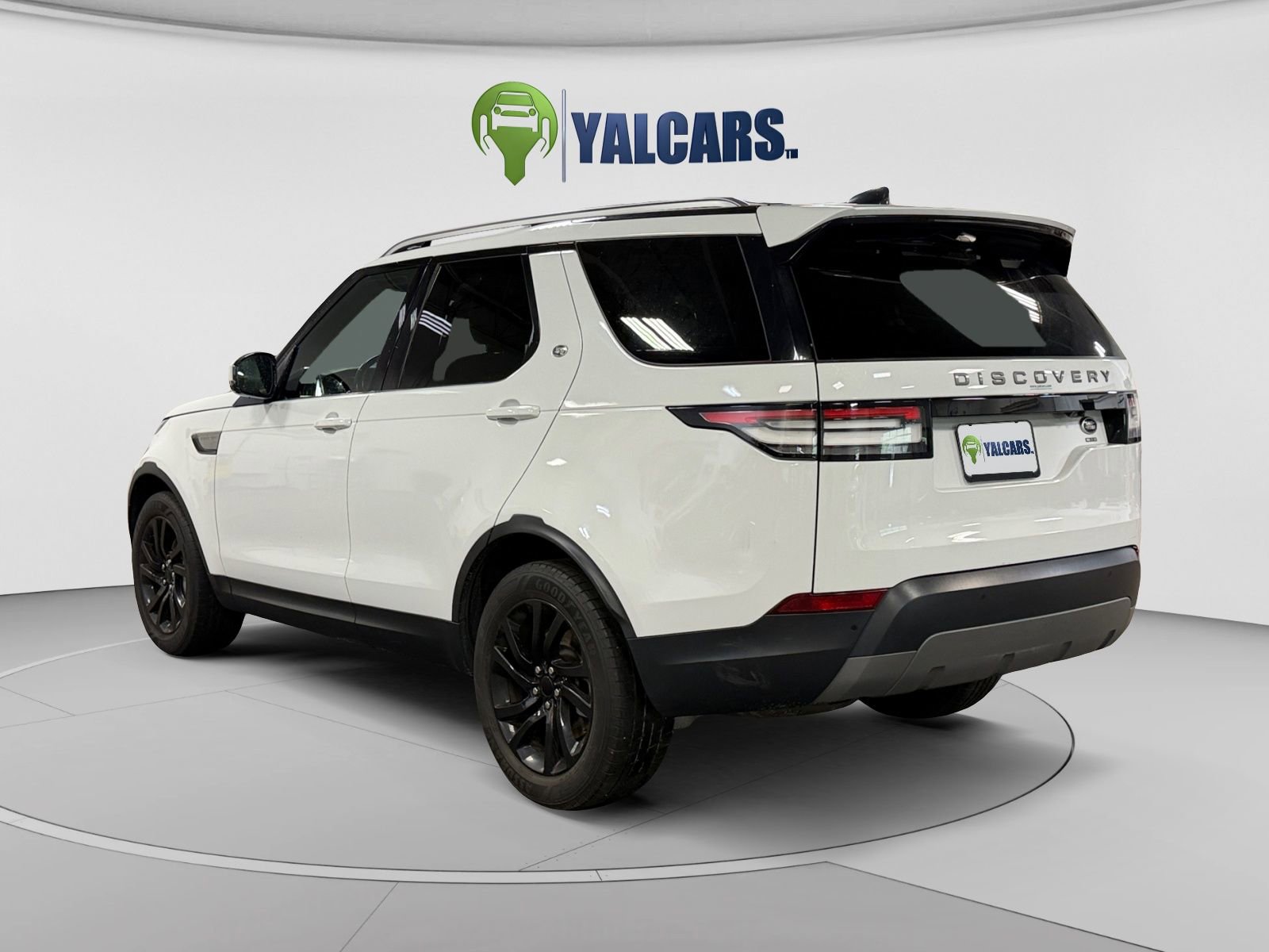 Used 2018 Land Rover Discovery SE AWD/4WD image 3
