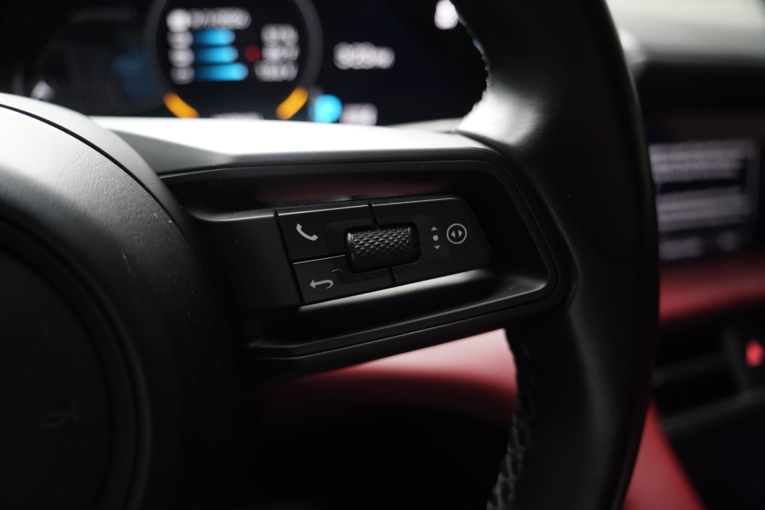 Used 2021 Porsche Taycan RWD image 18