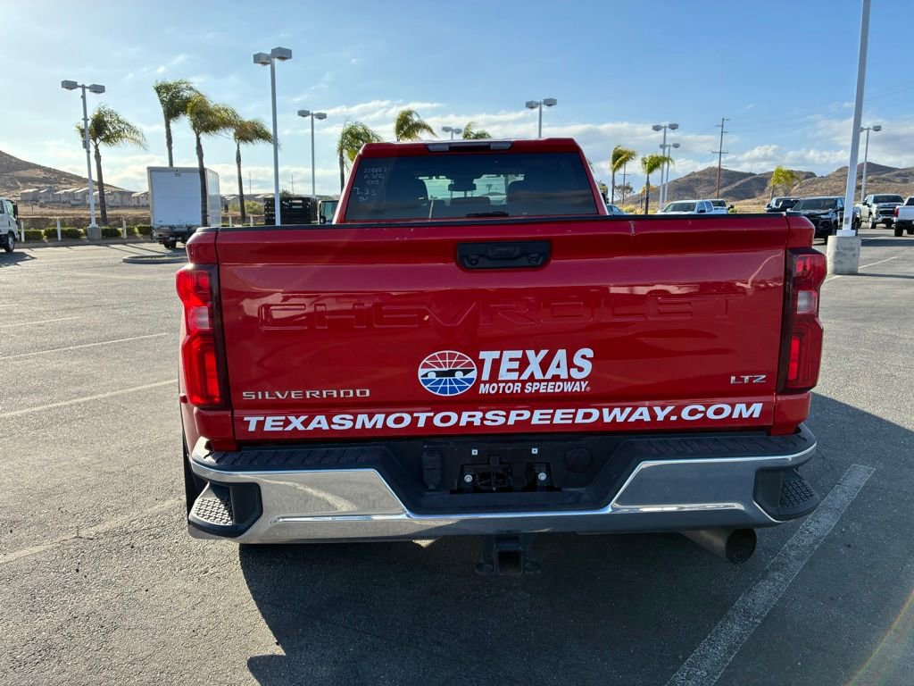 Used 2024 Chevrolet Silverado 3500 LTZ AWD/4WD image 6