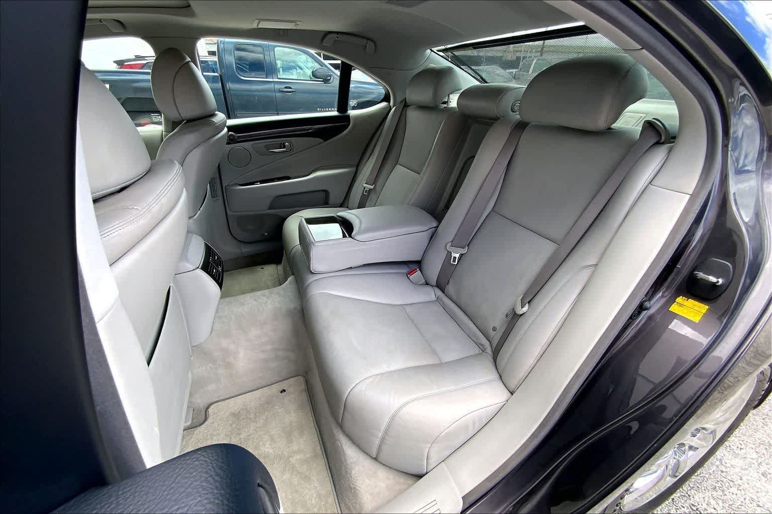 Used 2007 Lexus LS 460 RWD image 29