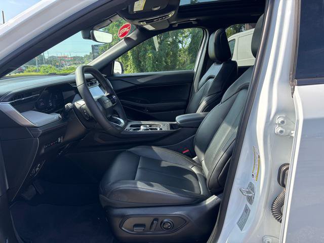 Used 2026 Jeep Cherokee Limited AWD/4WD image 10