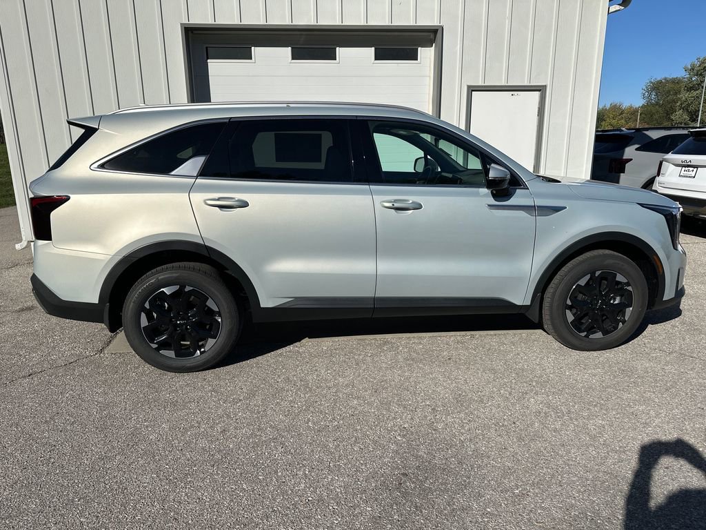 New 2026 Kia Sorento S image 2