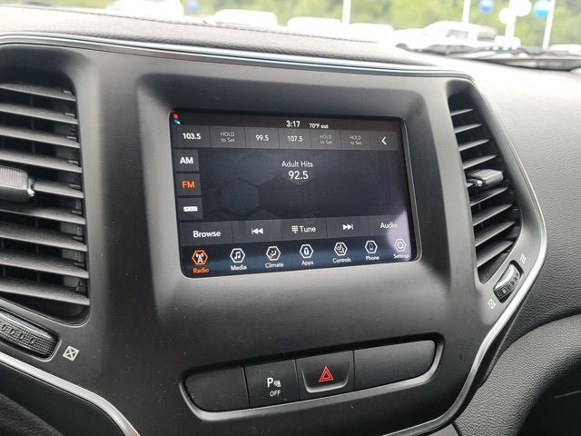 Used 2019 Jeep Cherokee Latitude Plus AWD/4WD image 25
