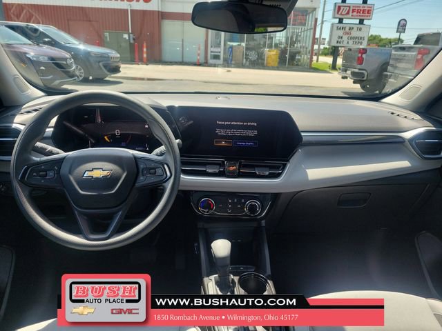 Used 2024 Chevrolet TrailBlazer LT FWD image 9