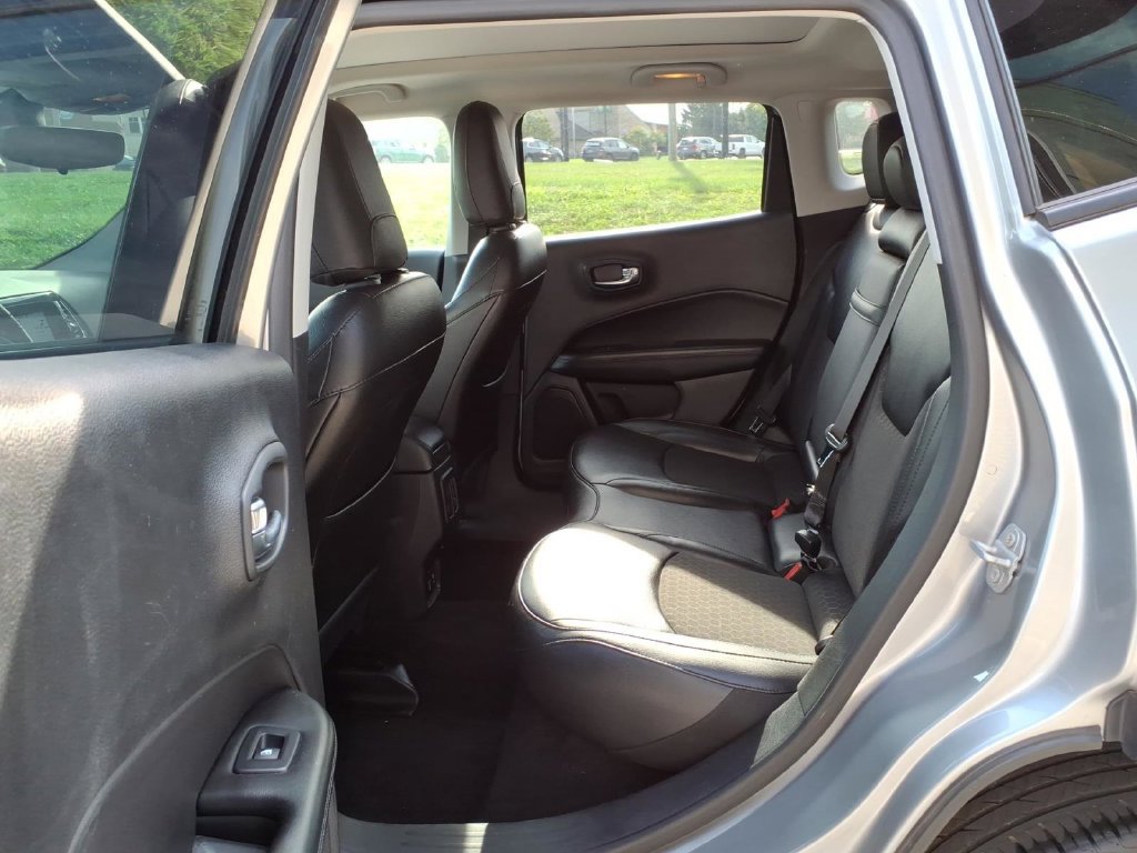 Used 2019 Jeep Compass Latitude AWD/4WD image 25