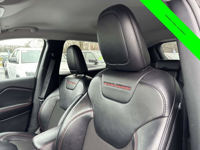 Used 2022 Jeep Cherokee Trailhawk image 6