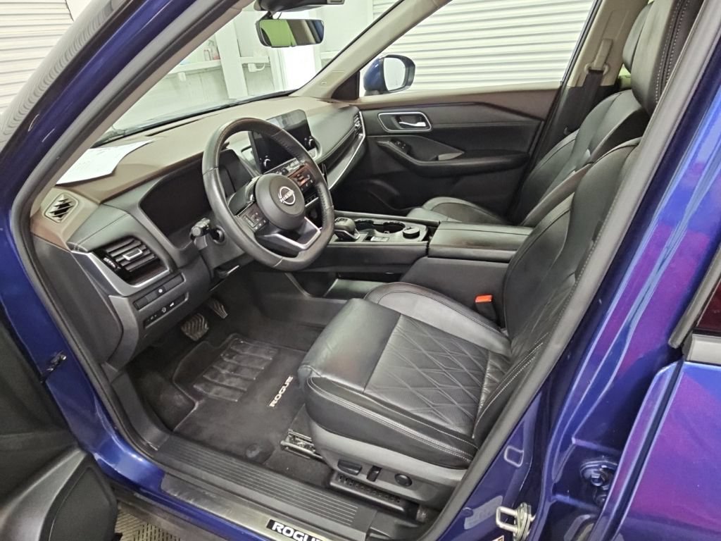 Used 2023 Nissan Rogue Platinum AWD/4WD image 12