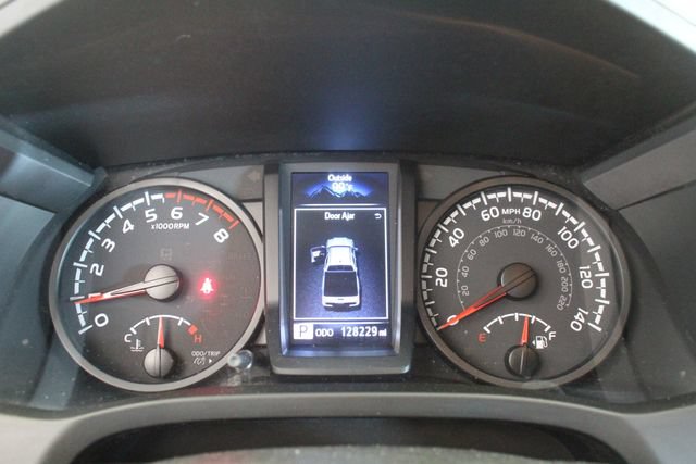 Used 2021 Toyota Tacoma SR w/ SR Convenience Package RWD image 12