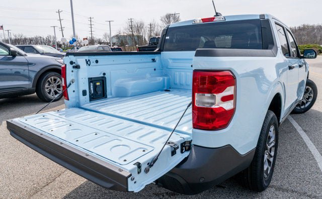 New 2026 Ford Maverick XLT w/ XLT Luxury Package FWD image 8