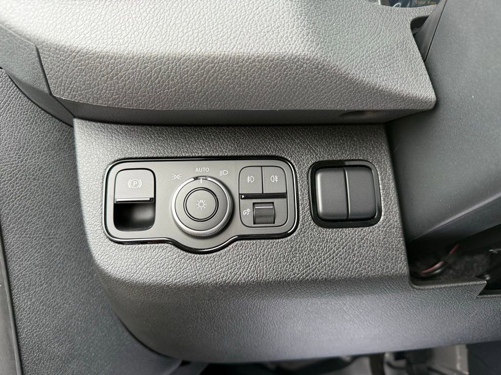 New 2025 Mercedes-Benz Sprinter 2500 image 25