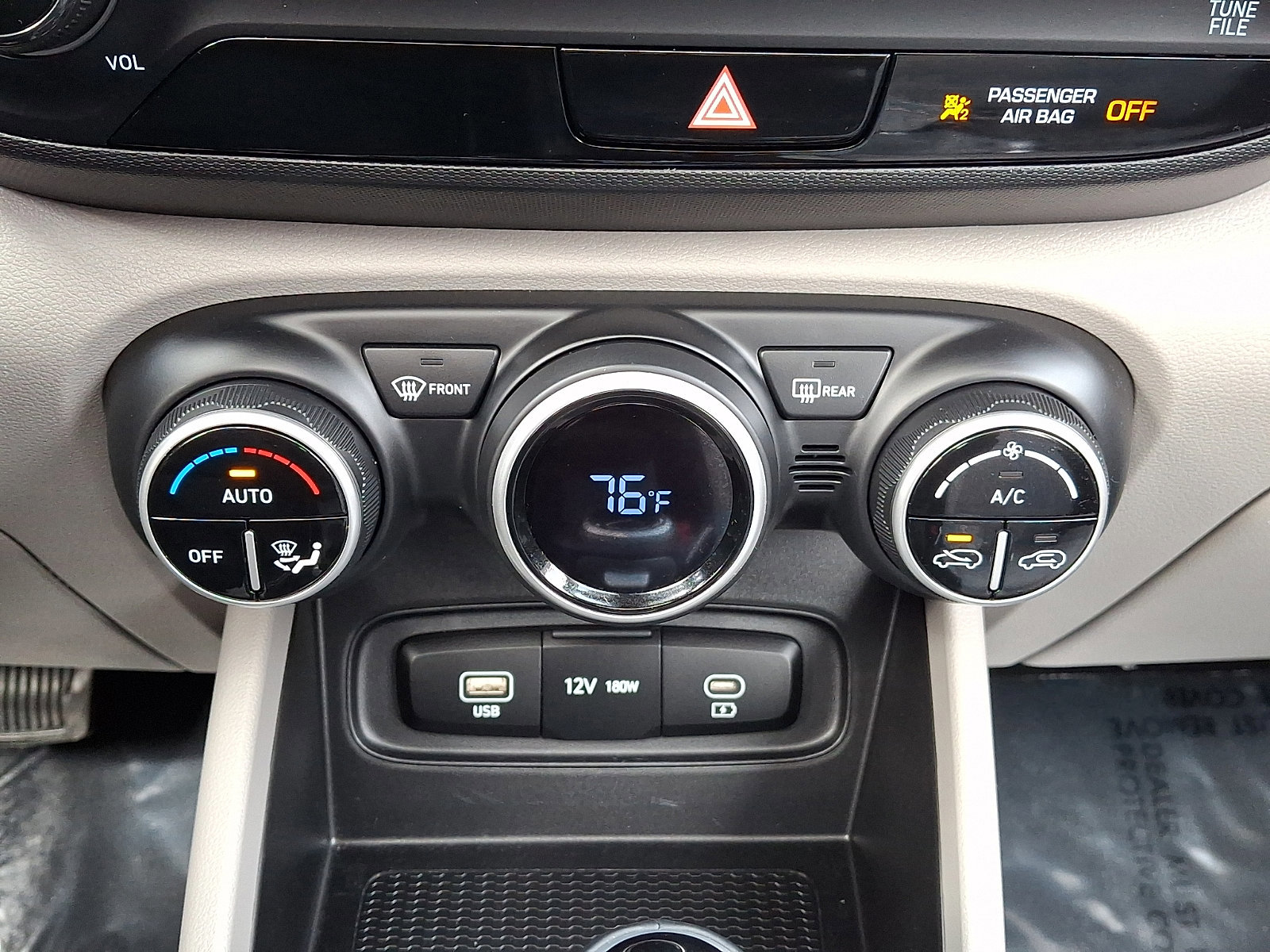 Used 2025 Hyundai Venue SEL image 16