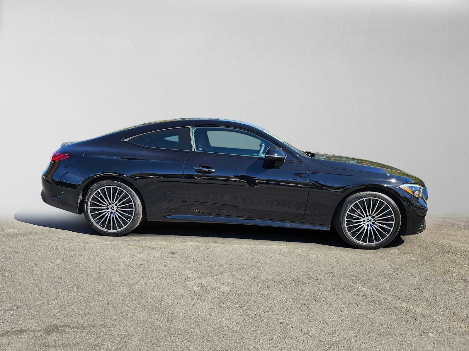 New 2027 Mercedes-Benz CLE 300 4MATIC Coupe image 2