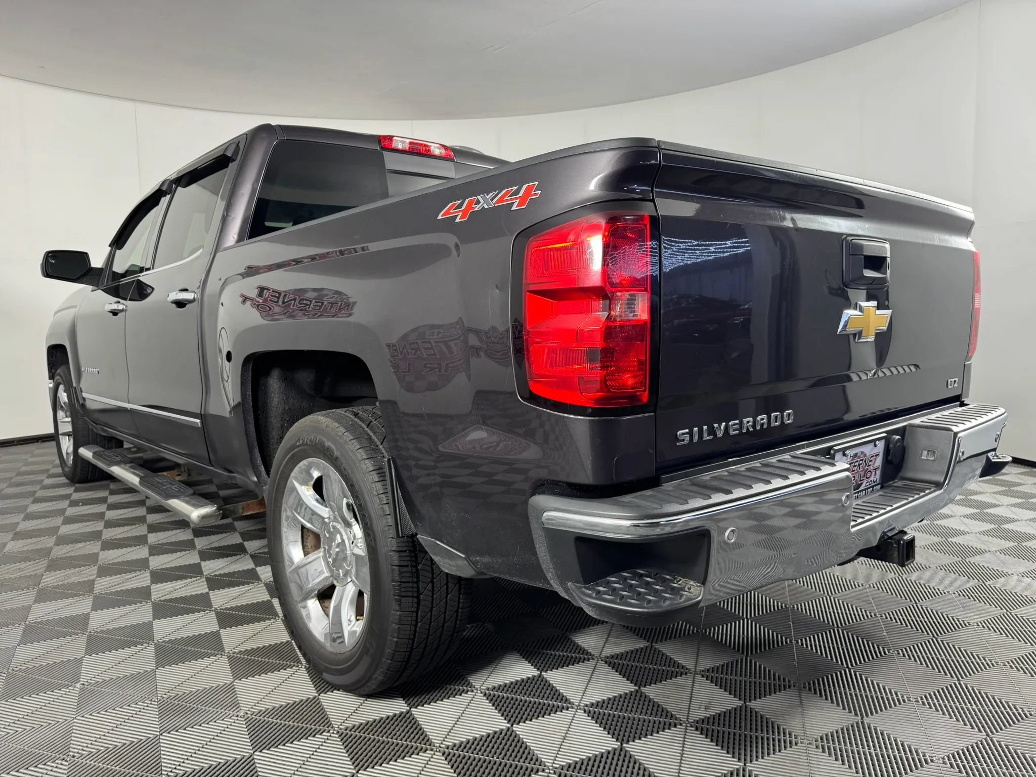 Used 2015 Chevrolet Silverado 1500 LTZ w/ LTZ Plus Package AWD/4WD image 27