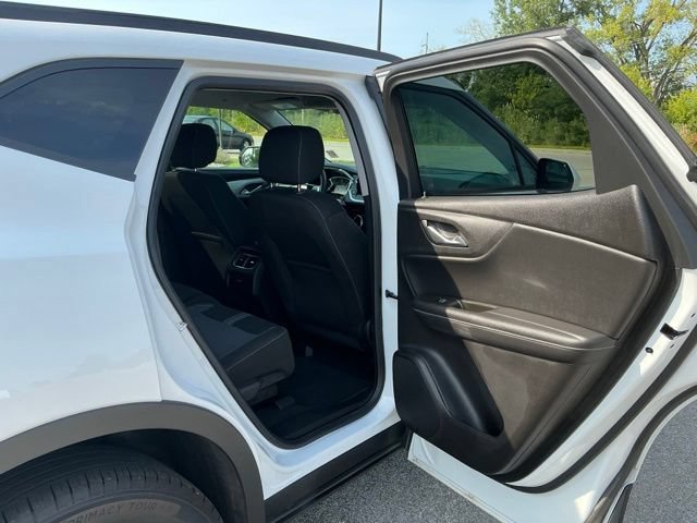 Used 2024 Chevrolet Blazer LT w/ Convenience Package FWD image 18