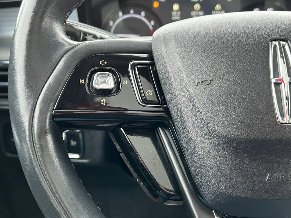 Used 2022 Lincoln Corsair AWD w/ Premium Package image 19
