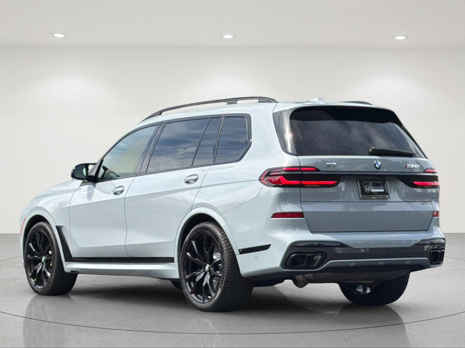 Used 2024 BMW X7 M60i w/ Climate Comfort Package AWD/4WD image 3