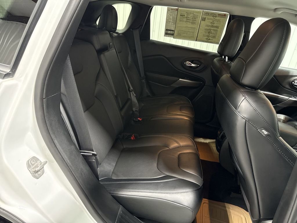 Used 2022 Jeep Cherokee Latitude Lux AWD/4WD image 28