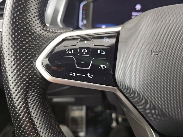 Used 2022 Volkswagen Tiguan SEL R-Line image 19