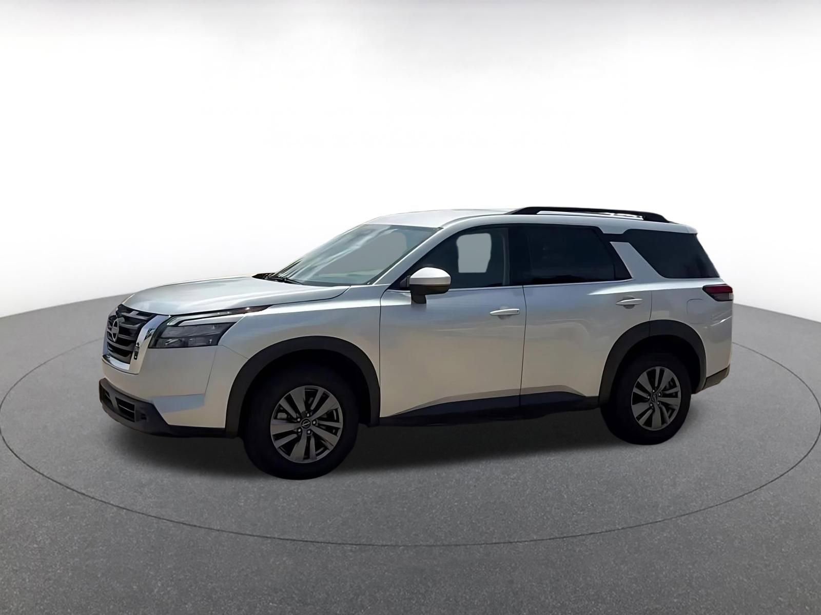 Used 2025 Nissan Pathfinder SV AWD/4WD image 8