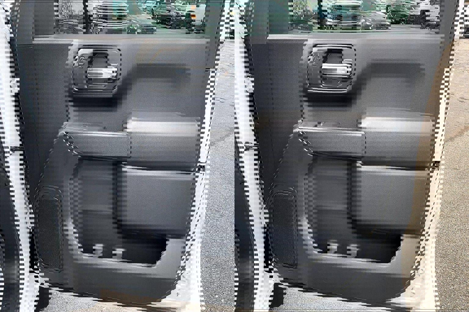 Used 2025 Chevrolet Silverado 1500 Custom image 24