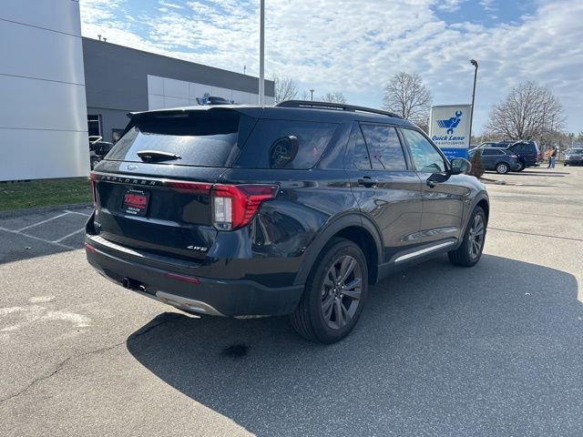 Used 2025 Ford Explorer Active w/ Active Comfort Package AWD/4WD image 7