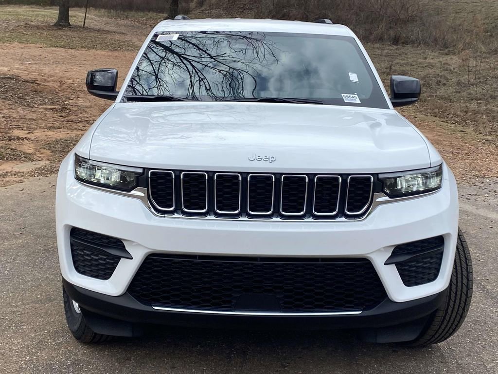 New 2025 Jeep Grand Cherokee Laredo w/ MOPAR Finishing Package image 2