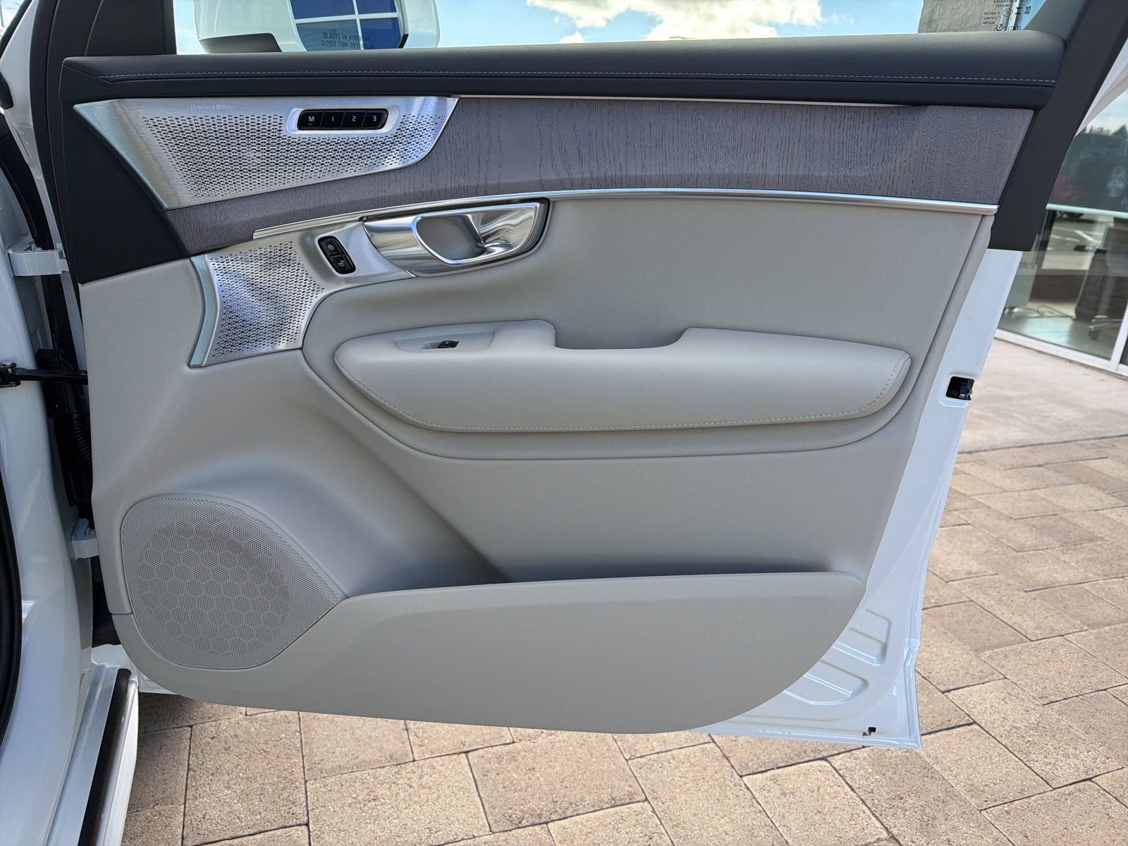 New 2026 Volvo XC90 T8 Ultra w/ Lounge Package image 24