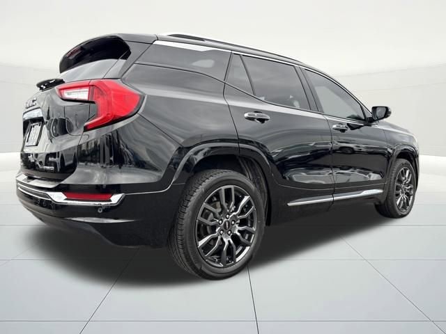 Used 2024 GMC Terrain Denali w/ Black Diamond Edition image 5