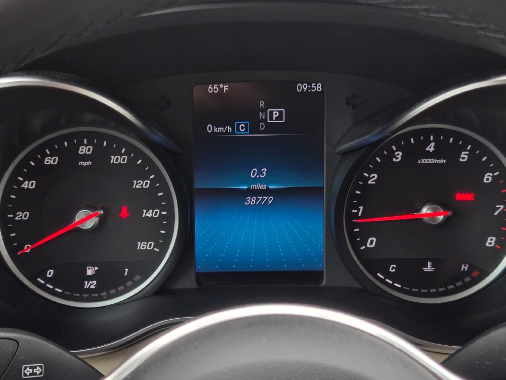 Used 2022 Mercedes-Benz GLC 300 4MATIC image 32