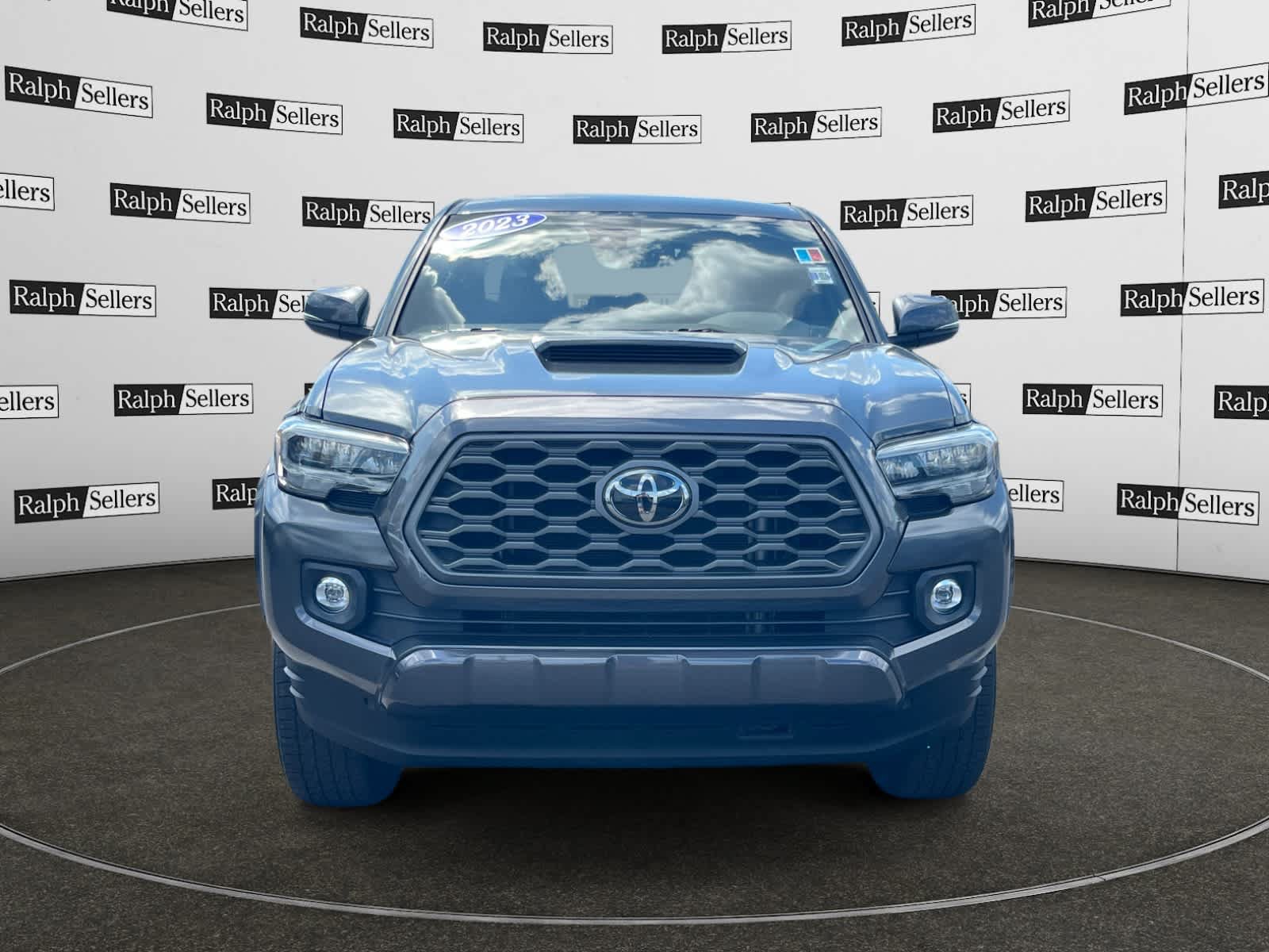 Used 2023 Toyota Tacoma TRD Sport w/ Technology Package RWD image 8