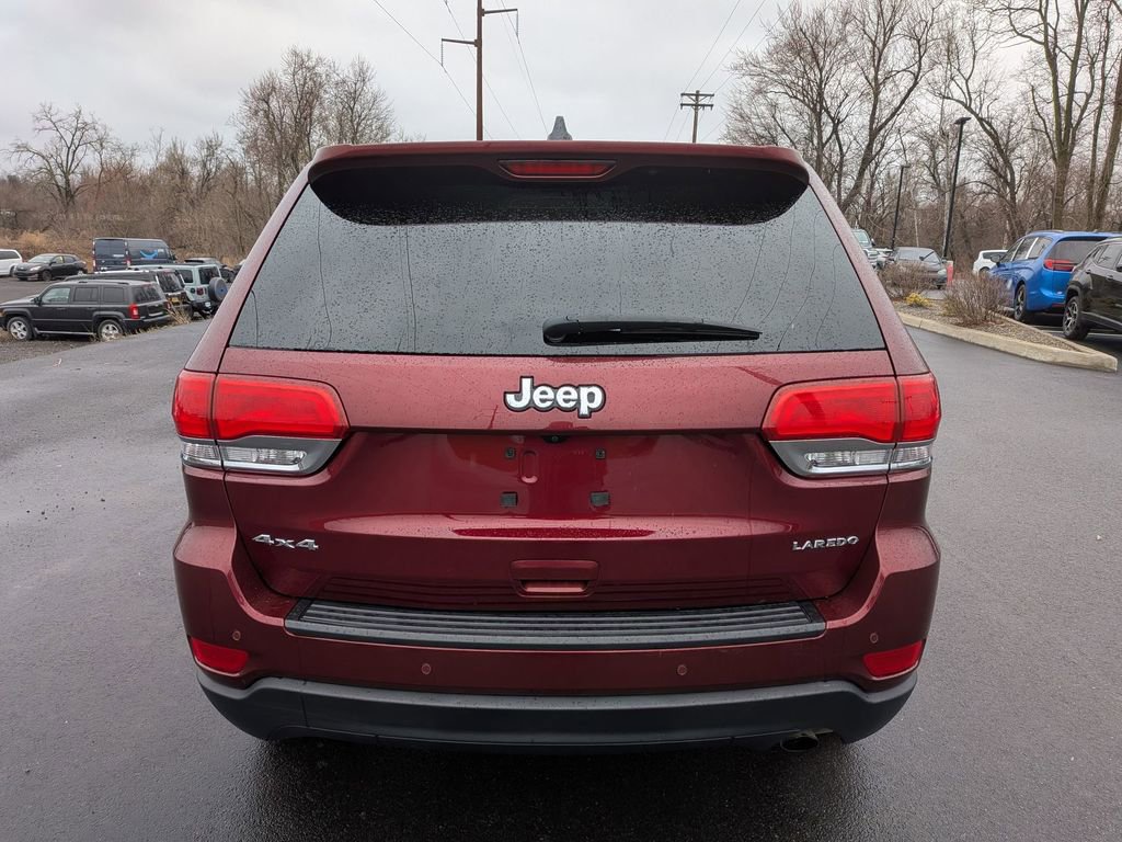 Used 2018 Jeep Grand Cherokee Laredo image 4