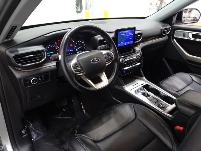 Used 2023 Ford Explorer Limited AWD/4WD image 24