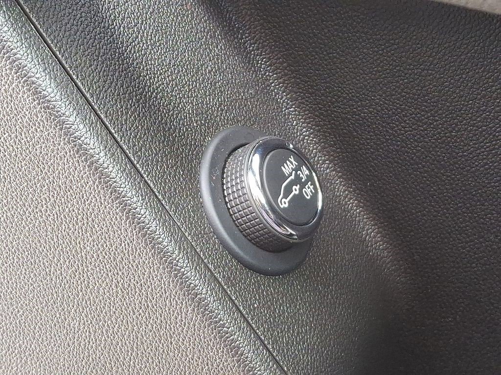 Certified 2025 Cadillac XT5 Premium Luxury w/ LPO, Floor Liner Package image 27