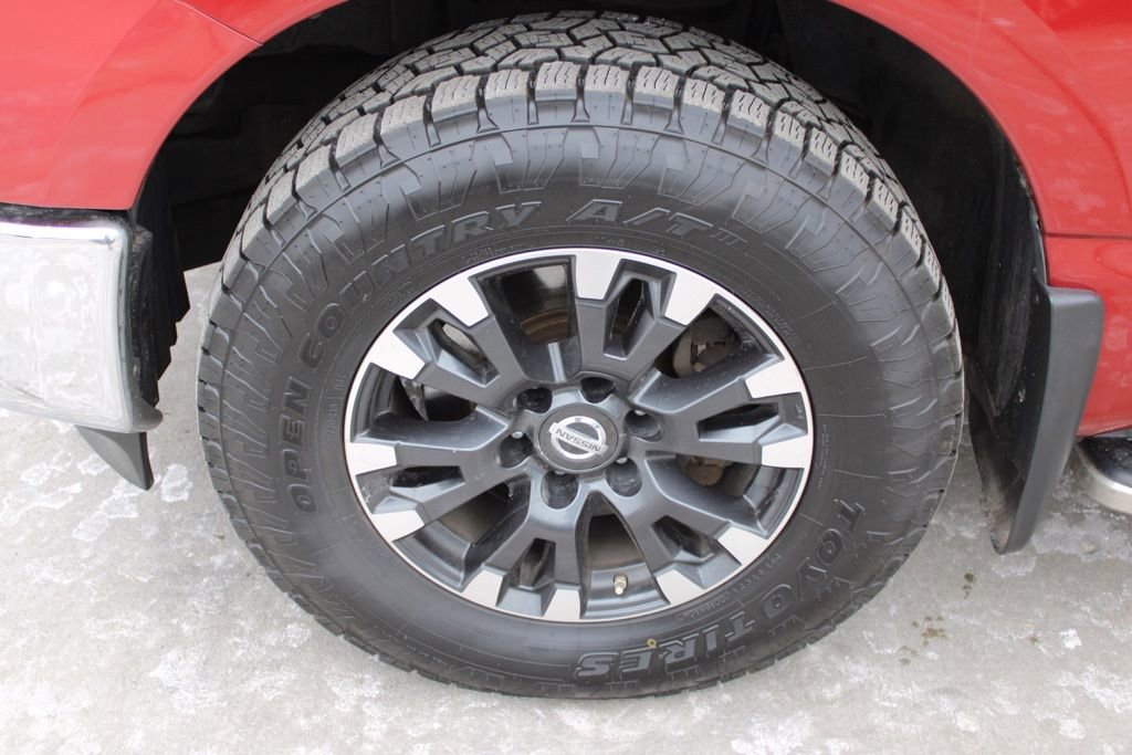 Used 2017 Nissan Titan SV image 12