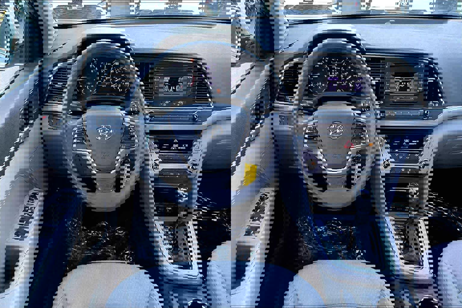 Used 2017 Hyundai Elantra SE image 4