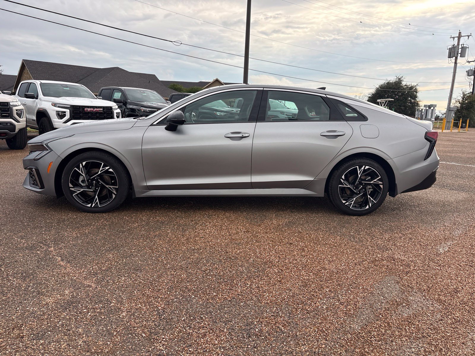 Used 2025 Kia K5 GT-Line w/ GT-Line Premium Package FWD image 2