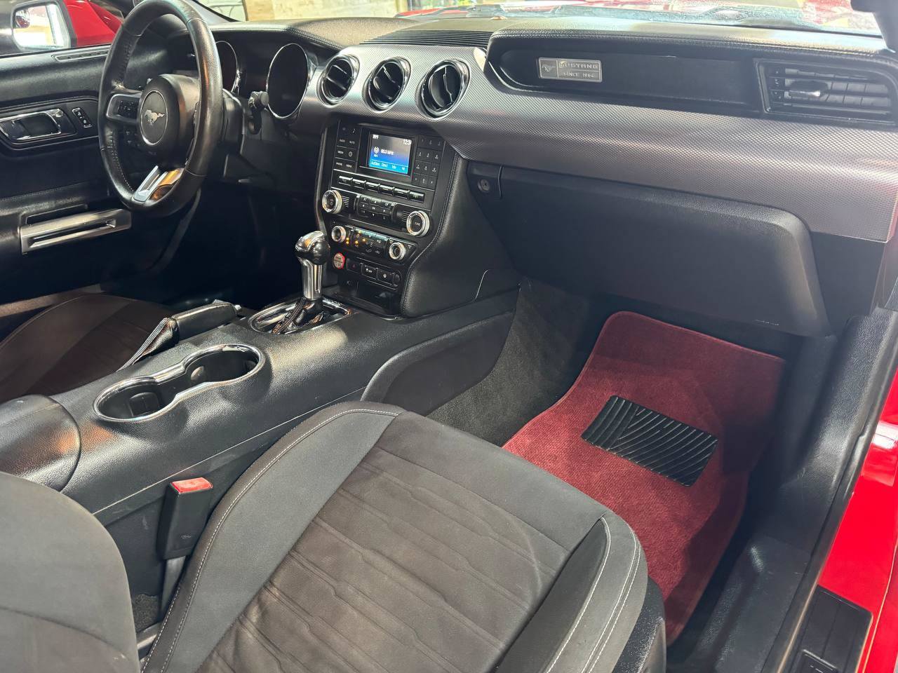 Used 2015 Ford Mustang Coupe RWD image 9