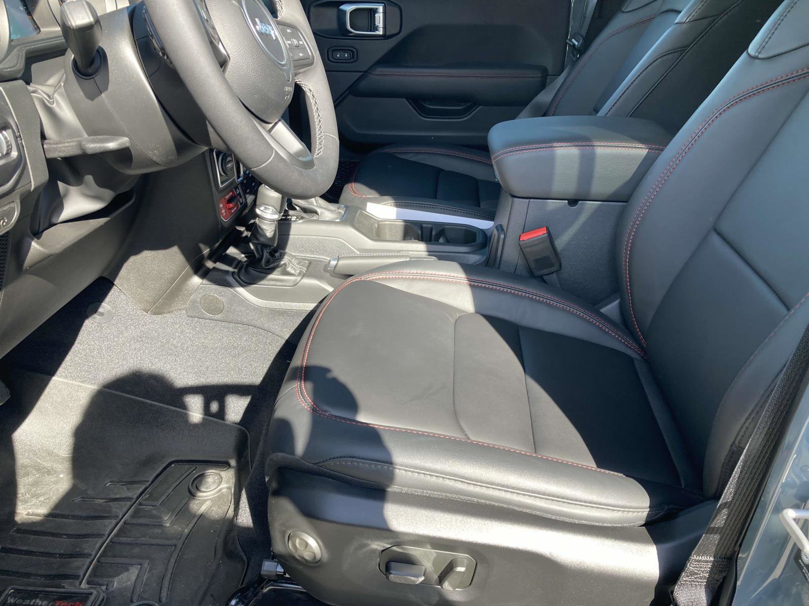 Used 2025 Jeep Gladiator Rubicon w/ Convenience Group image 12